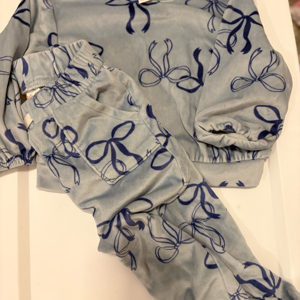Cat & Jack Blue Ribbon Pattern Pajama Set